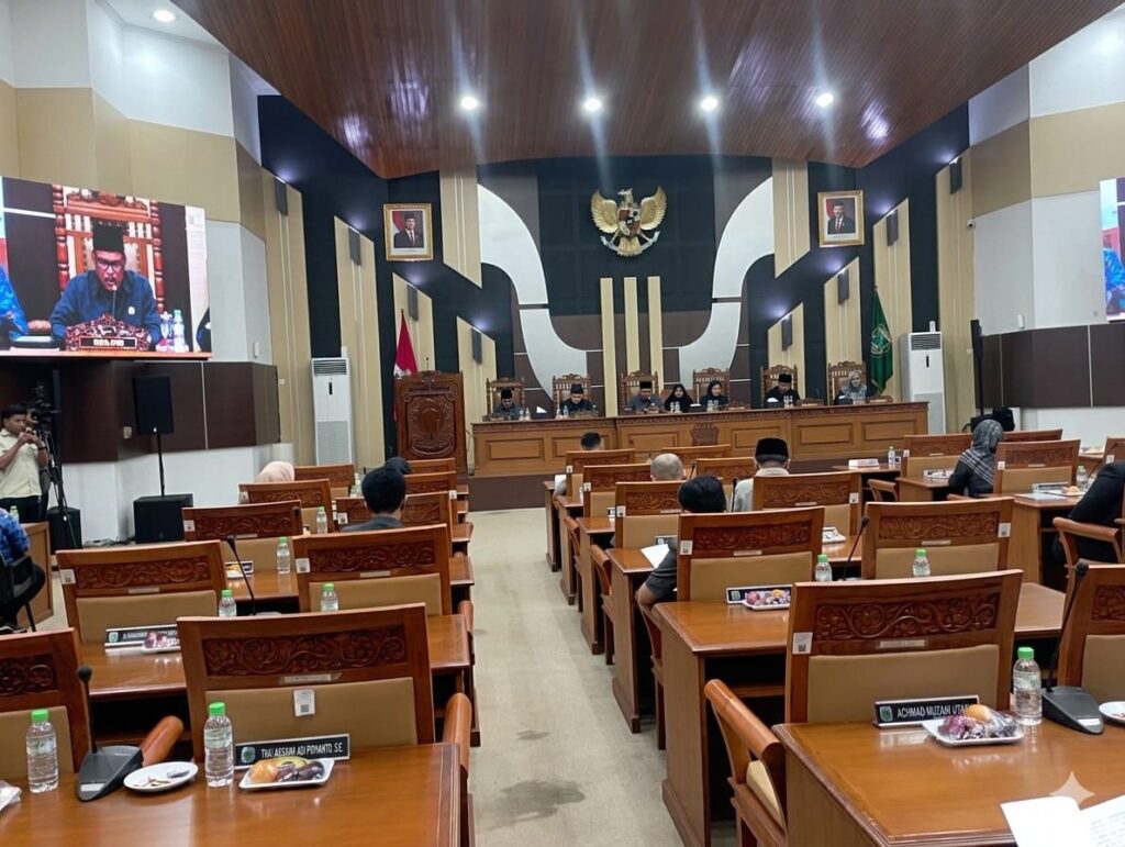 DPRD Kabupaten Pasuruan Menggelar Rapat Paripurna Membahas Raperda APBD 2025